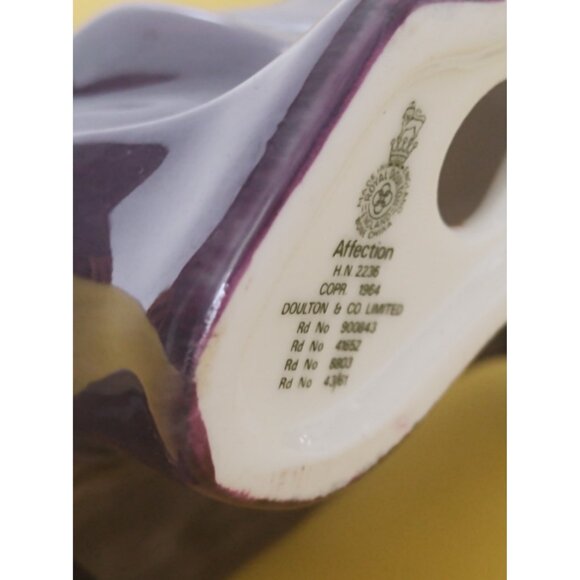 Vintage Royal Doulton Figurine "Affection" HN2238 1964 - Picture 9 of 9